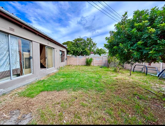 4 BEDROOM HOUSE FOR SALE IN RUYTERWACHT